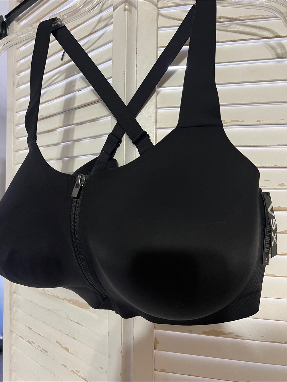 Victoria's Secret Black Front-Zip Crisscross Sports Bra 44E (44DD) New with Tags